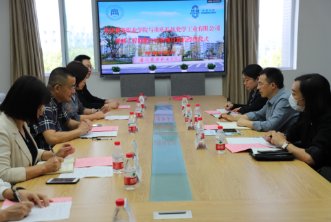 说明: http://www.cqbvc.edu.cn/__local/2/7F/F6/1A7C0BFFE25520C1CBD67B13361_0FF8F7DF_98623.png