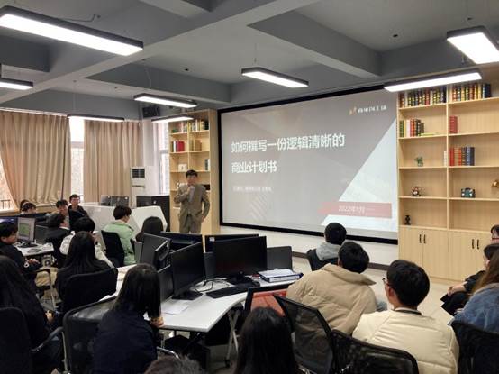 说明: http://www.cqbvc.edu.cn/__local/0/FF/C6/B4B8EA220F96EA2C58B45C86AE1_4D1C09CE_18A77.png