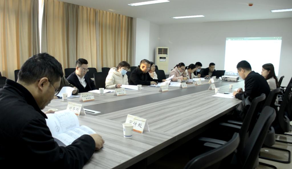 说明: H:\02 1+X证书\会议组织\考核成本核算会议\03第三批\05照片\$M}9B`ACV]~6I[4DP)O19(8.png