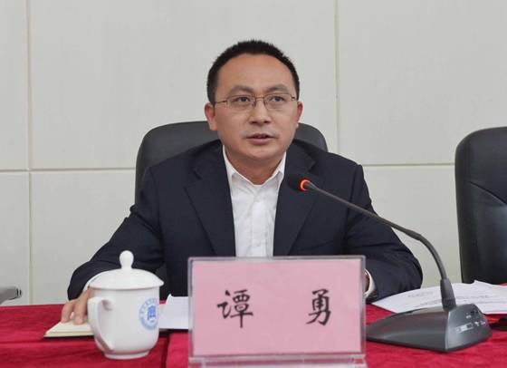 说明: http://www.cqswxy.cn/__local/B/E5/C1/1E4B22B2A2DD74F5FBC445ED4E9_12A93067_CE96.jpg