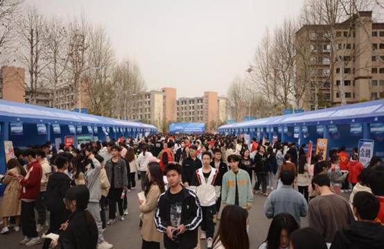 说明: http://www.cqbvc.edu.cn/__local/F/EE/6C/DDC62628047217BA304B99D6B53_81D466BC_1A7AF.png